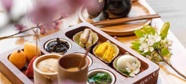 成都都江堰拾光山丘民宿图片