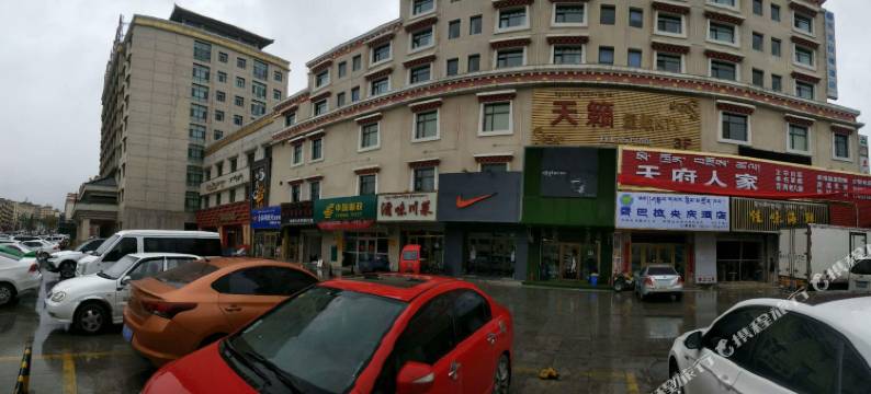 共和香巴拉央庆酒店图片