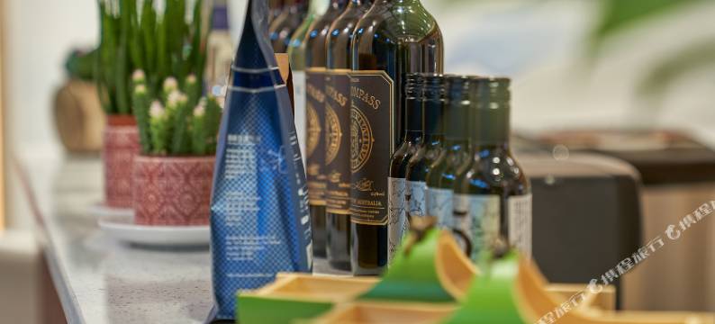 逸品居(广州新白云国际机场形象店)图片