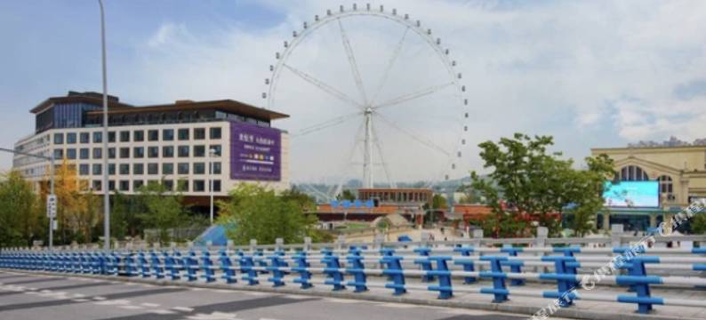 重庆记忆酒店(欢乐谷地铁站店)图片