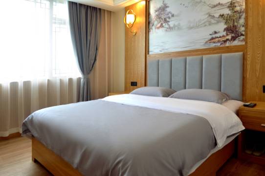 峨眉山飘香饭店(雷洞坪车站店)