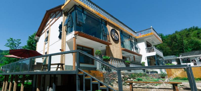 张家界憩舍图片