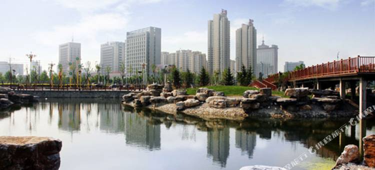 OYO华成生态酒店(邯郸西班牙风情小镇店)图片