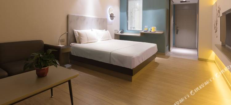 白玉兰酒店(格尔木江源路店)图片