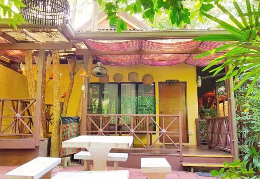 Birds and Bees Resort Hotel Overview