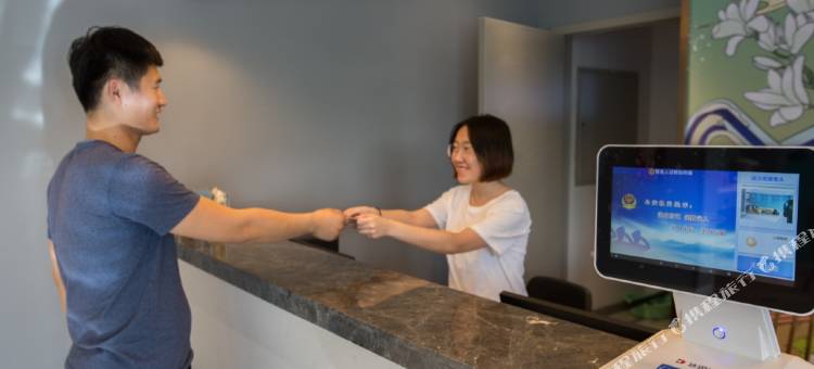 白玉兰酒店(日照港灯塔景区连云港路店)图片