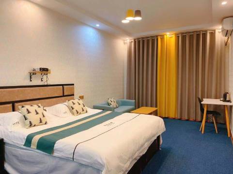 至尊宾馆(信阳师范学院店)