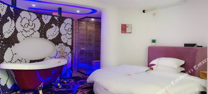 四会爱客优艺术精品酒店(粤运汽车站店)图片