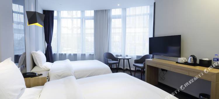 弗思特逸住酒店(上海宝山路地铁站店)图片