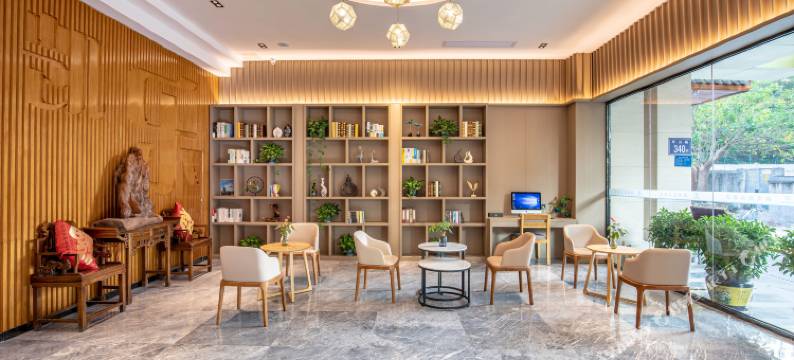 颐璟凯乐酒店(泉州中骏广场云谷建材城店)图片