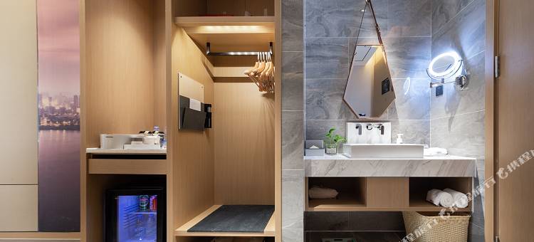 长沙IFS国金中心芙蓉广场亚朵酒店图片