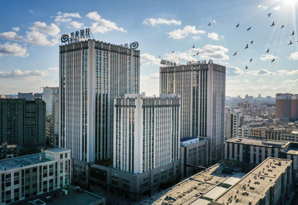 长春恒兴美居酒店外景图