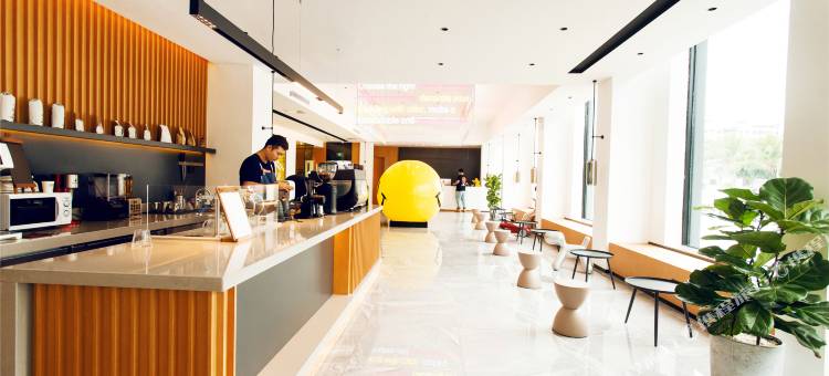 原野映像酒店(三亚一中高铁站店)图片