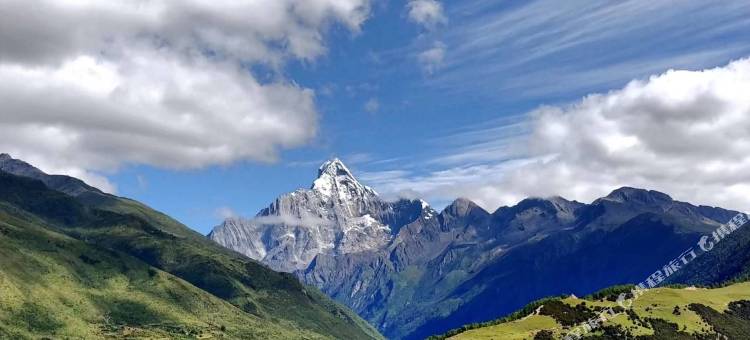 四姑娘山观岳民宿图片