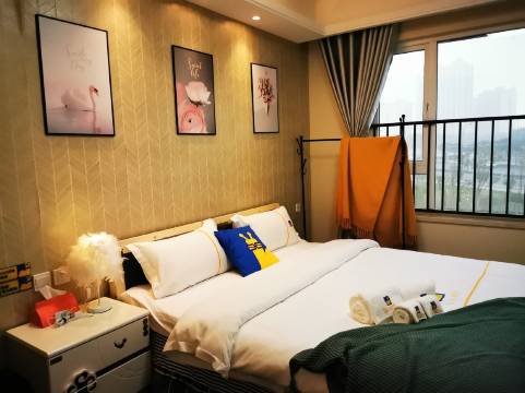 成都华人易居公寓(湖秀二路分店)