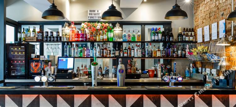 红宝石酒吧及酒店(OYO Ruby Pub & Hotel)图片