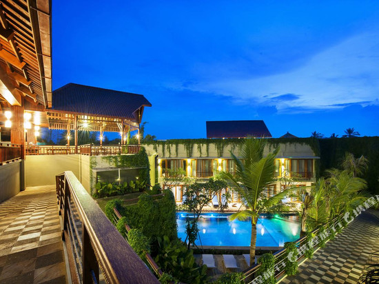 乌布瓦纳度假酒店