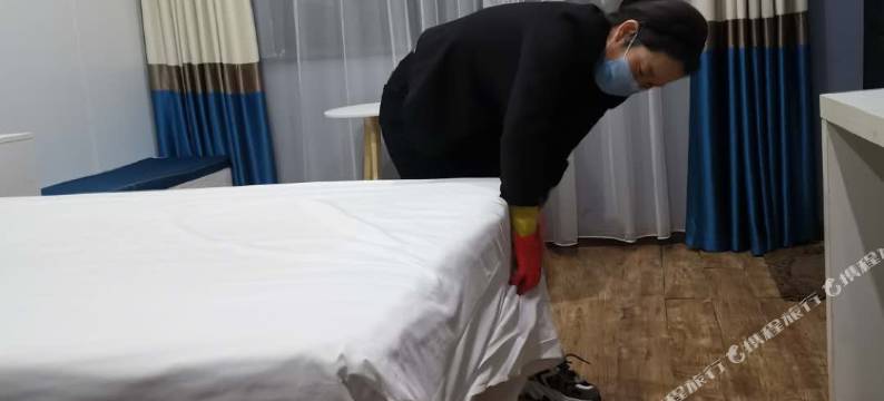 卢氏帝都时尚酒店图片