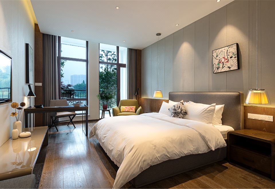 Sunshine Peninsula Jinsha Hotel Hotel Overview