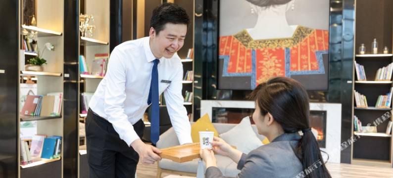 武汉汉口火车站常青路亚朵酒店图片