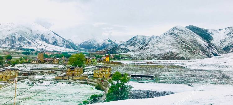 康定新都桥GangkarDzong·贡嘎宗庄园酒店图片