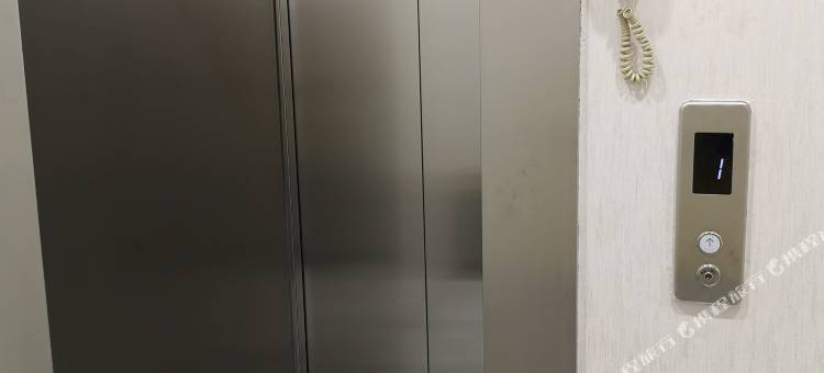 派酒店(哈密火车站店)图片