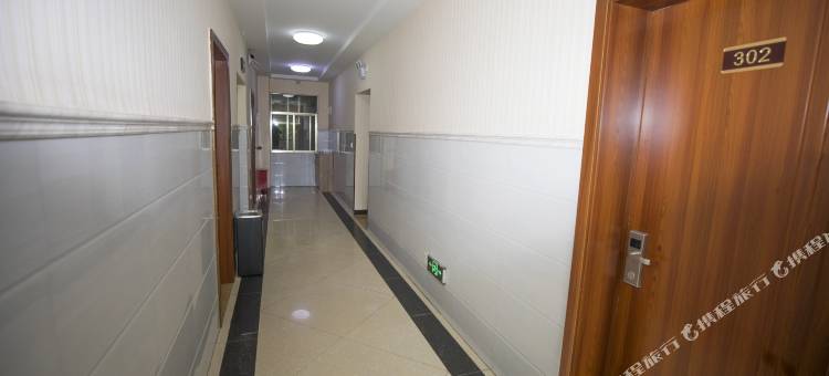 锦辉商务酒店(弥勒湖泉生态园巨人世纪广场店)图片