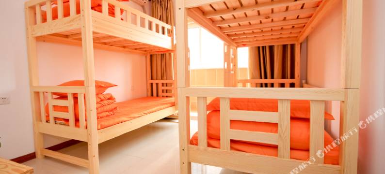 拾光青年旅社(西安大雁塔北广场店)图片