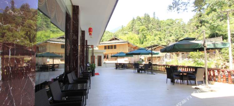 雅安君豪怡鑫酒店(碧峰峡店)图片