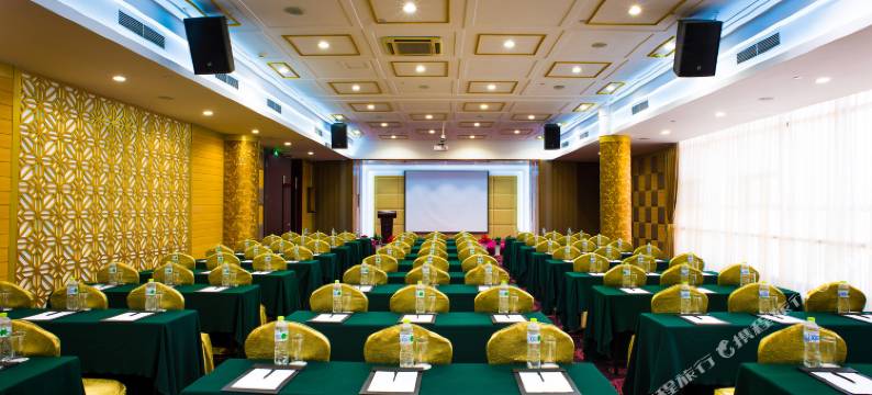 青岛山孚大酒店图片