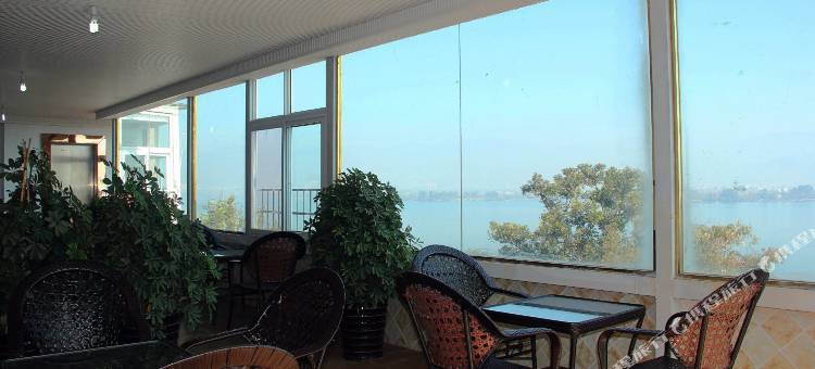西昌邛海假日酒店(邛海公园店)图片