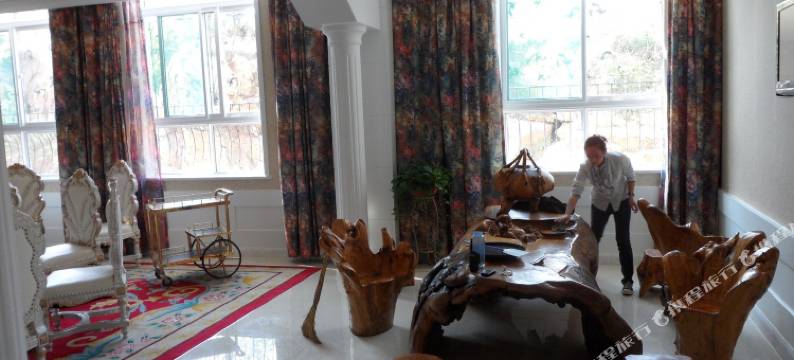 鸿腾三馆商务酒店(济南鸿腾山庄店)图片