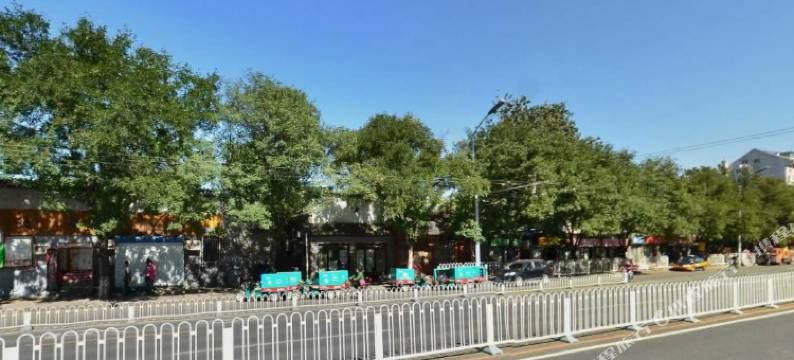 北京新红资红色四合院图片