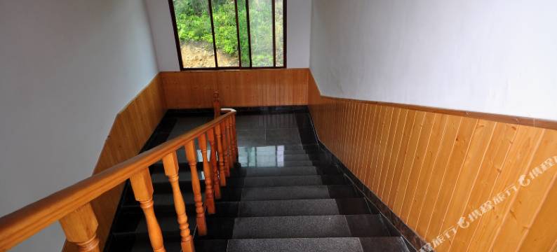 从江加榜梯田万隆庄客栈图片