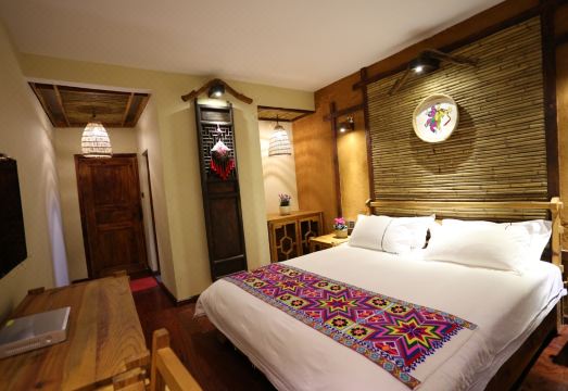 Puzhehei Yeniu Buluo Inn Hotel Overview