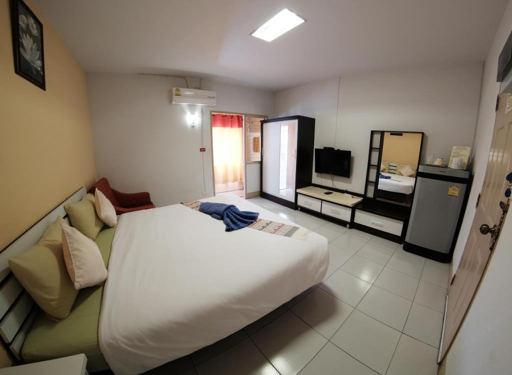 Rapeepong Small Hotel Nan Hotel Reviews And Room Rates - 