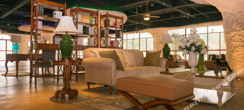 鹿寨鹿鸣谷酒店图片