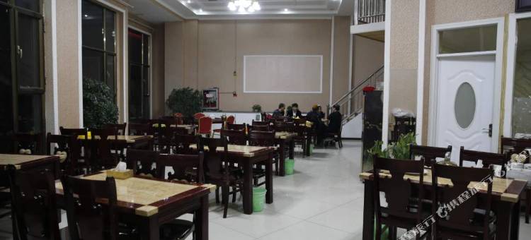 海亚酒店(伊宁市火车站机场店)图片