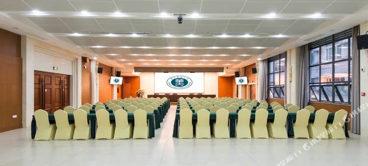 武汉华中师范大学管理教育综合楼图片