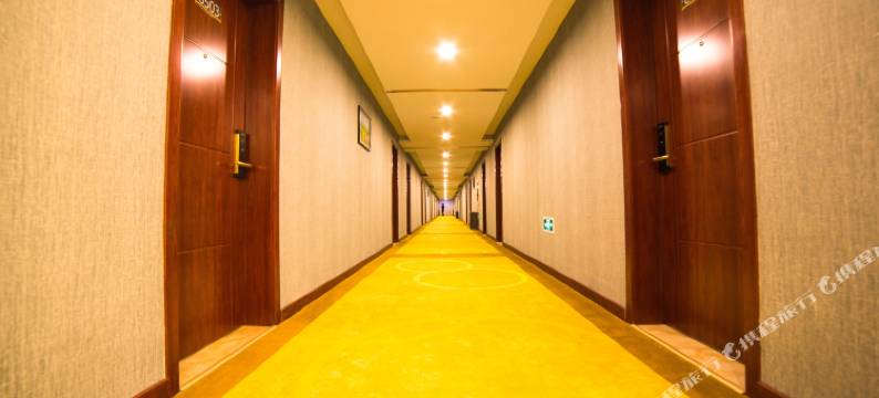 速8酒店(察布查尔乐业广场店)图片