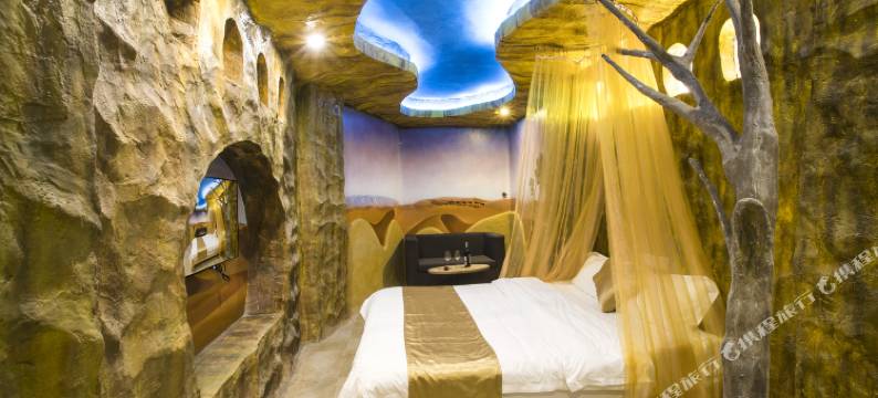 蜜岸花语主题酒店(北京清华长庚医院天通苑东地铁站店)图片