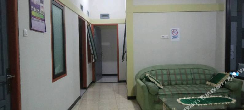 OYO894努莎英达伊斯兰家庭旅馆(RedDoorz Syariah at Nusa Indah Near Bns)图片