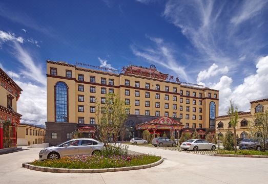 甘孜天合藏文化国际酒店外景图