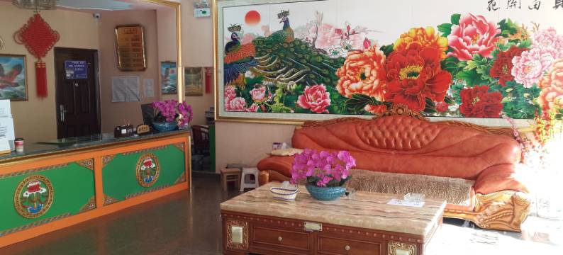 芒康岗登大酒店图片