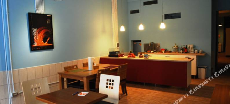 南投岛中央旅人聚场图片