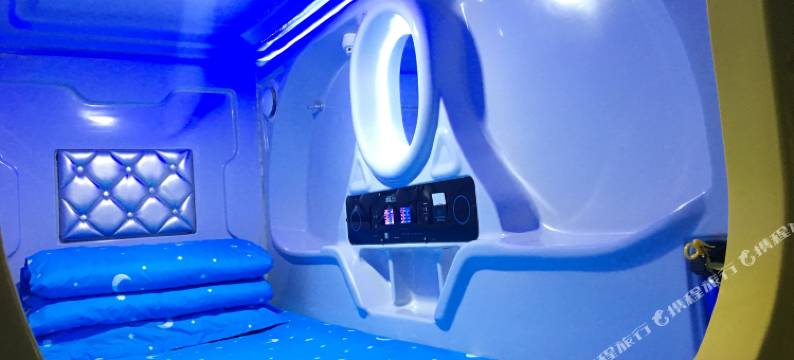 青岛天舒太空舱客栈(凯德广场清江路地铁站店)图片