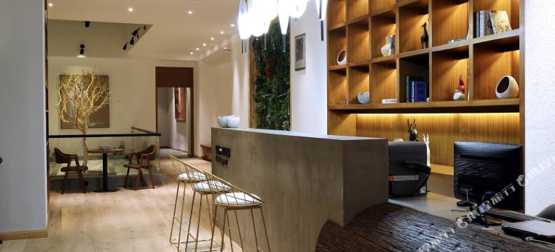 见外精品客栈(海口骑楼老街钟楼店)图片