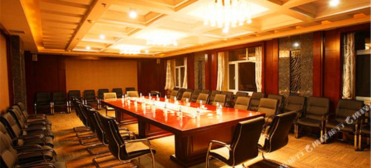 萝北界江国际大酒店图片