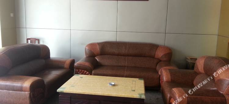 罗定醇金酒店图片