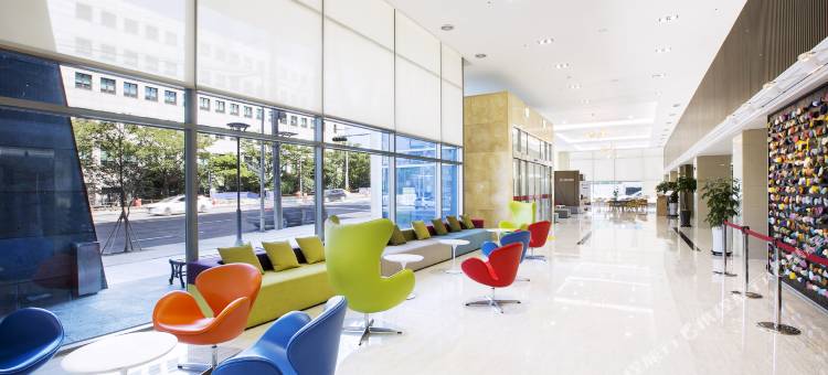 华美达济州市酒店(Ramada by Wyndham Jeju City Hall)图片